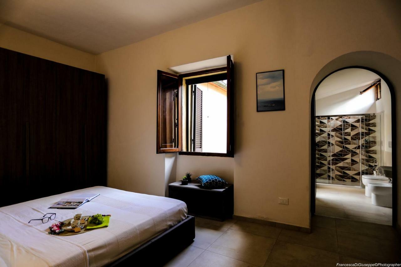 The Tower'S Garden Apartment San Gimignano Bagian luar foto