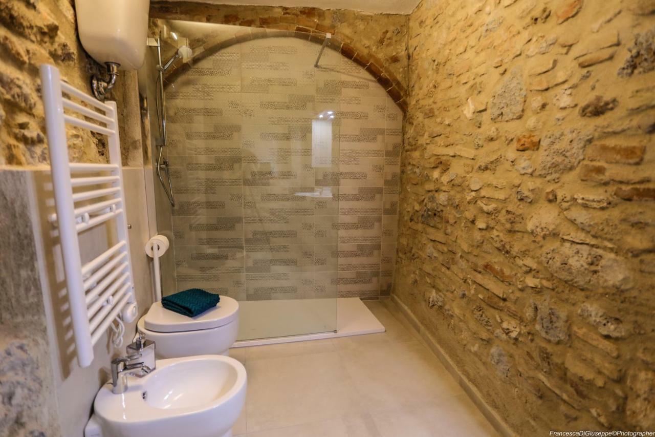 The Tower'S Garden Apartment San Gimignano Bagian luar foto
