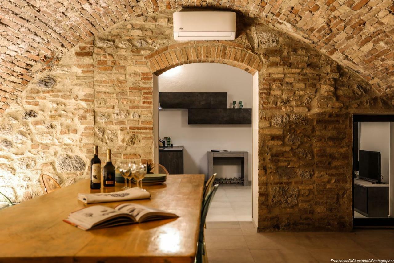The Tower'S Garden Apartment San Gimignano Bagian luar foto